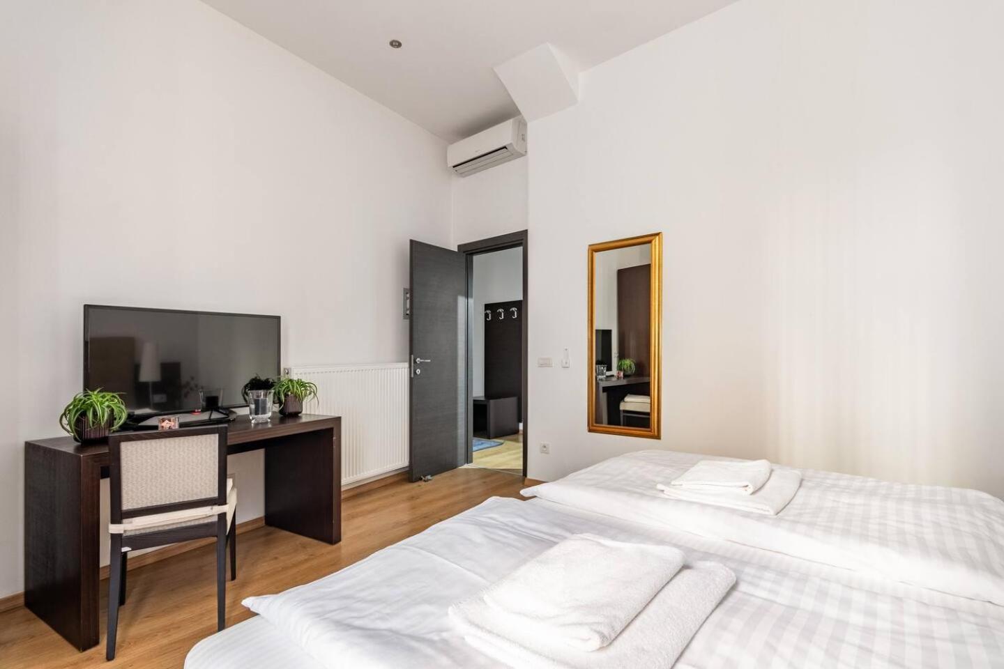 Place Of Grace - 50 Meters From Dancing House Apartamento Praga